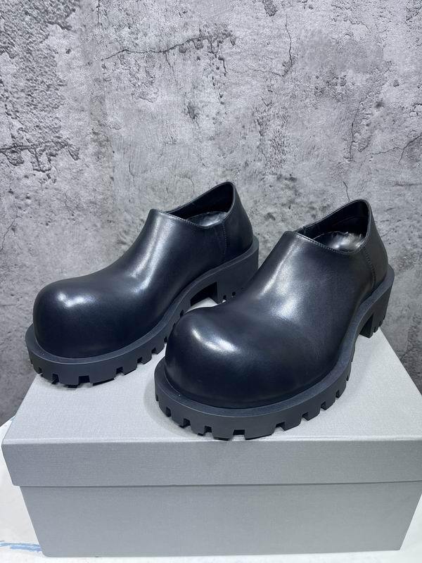 Balenciaga Men's Shoes 196